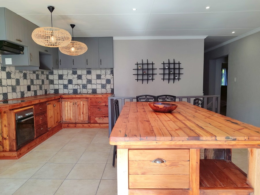 6 Bedroom Property for Sale in Doringkruin North West